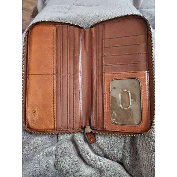 Fossil Brown Leather full zip long wallet. Normal signs of ware see pictures - Picture 5 of 10